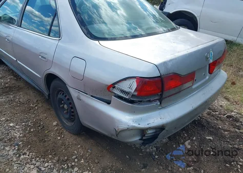 2002 Honda Accord 2.3 Lx из США, поврежденный, VIN 1HGCG56412A152321